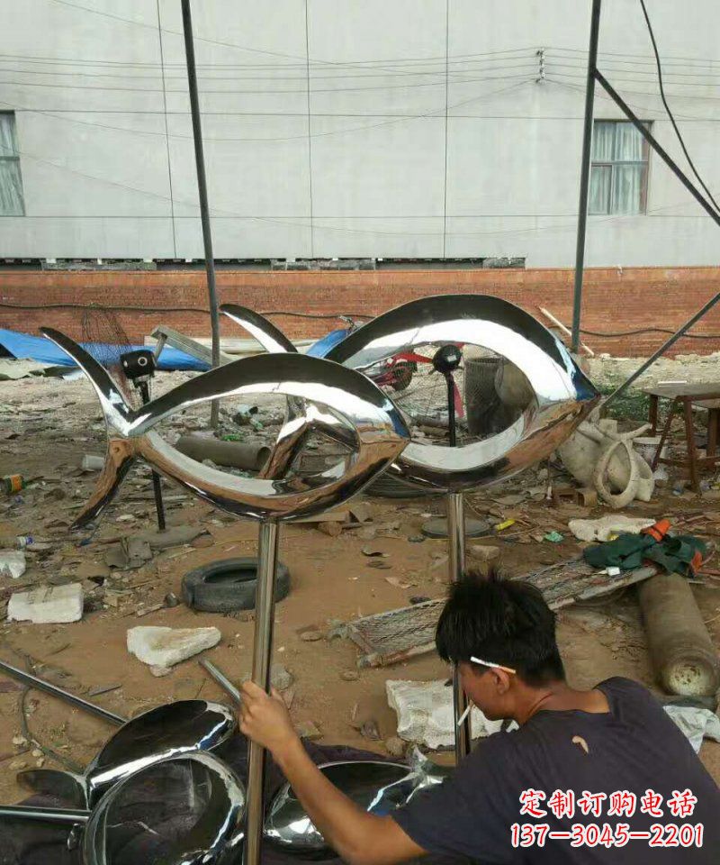 黑龙江不锈钢抽象鱼动物雕塑 (2)