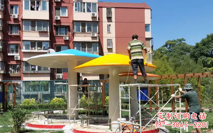黑龙江不锈钢蘑菇凉亭——精美雕塑点缀绿意