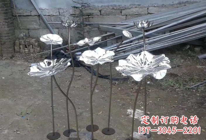 黑龙江不锈钢荷叶雕塑给园林增添美感