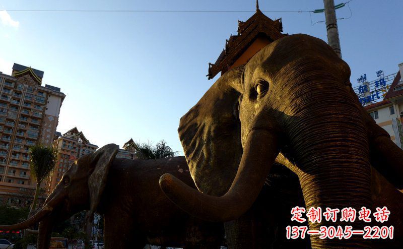 黑龙江步行街上的大象雕塑——给街道带来活力