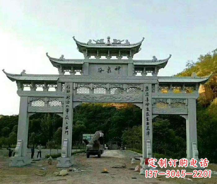 黑龙江村口石雕牌楼千百年文化瑰宝