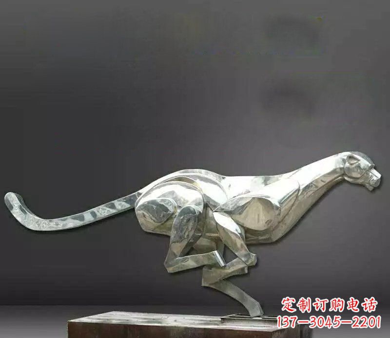 黑龙江公园不锈钢奔跑的豹子动物雕塑