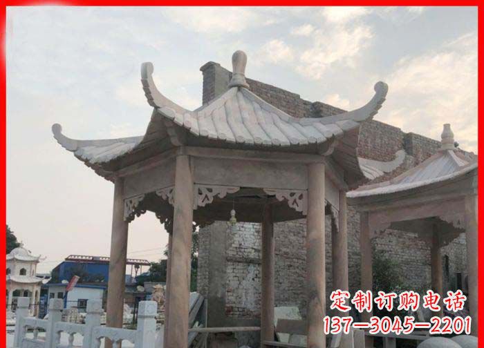 黑龙江公园晚霞红六角石雕凉亭