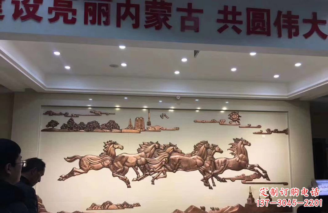 黑龙江完美展示马到成功的铜马雕塑