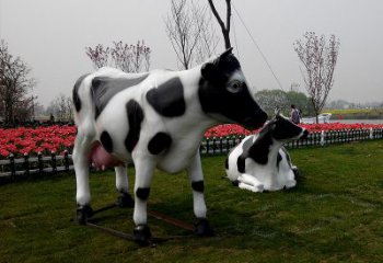 黑龙江真实农场气息的户外仿真奶牛雕塑