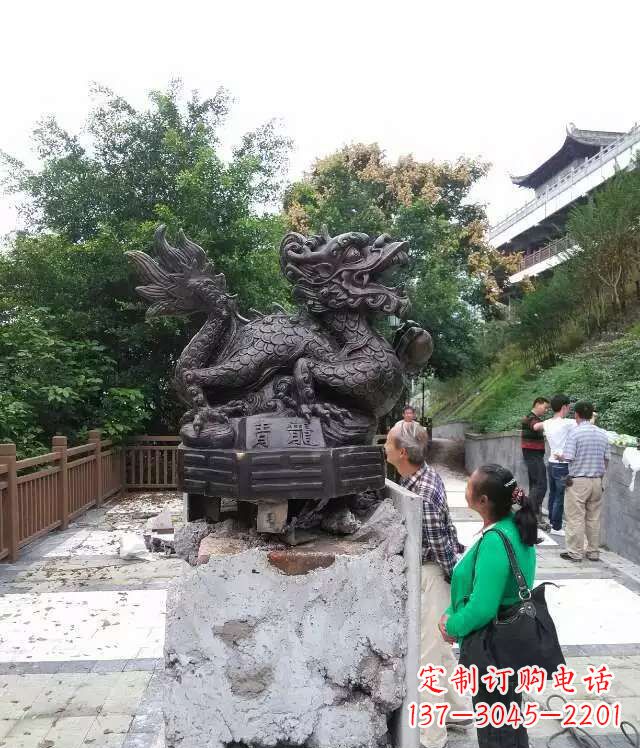 黑龙江青龙神兽雕塑，神态凝重，气势磅礴